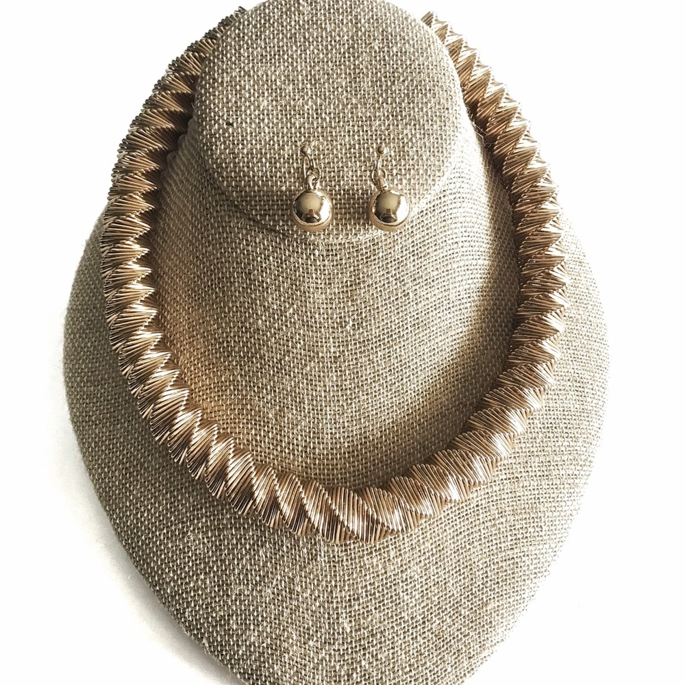 Wired Gold Necklace Set